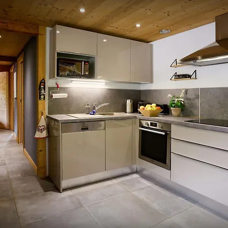 Le Petit Capricia - Ovo Network Apartment